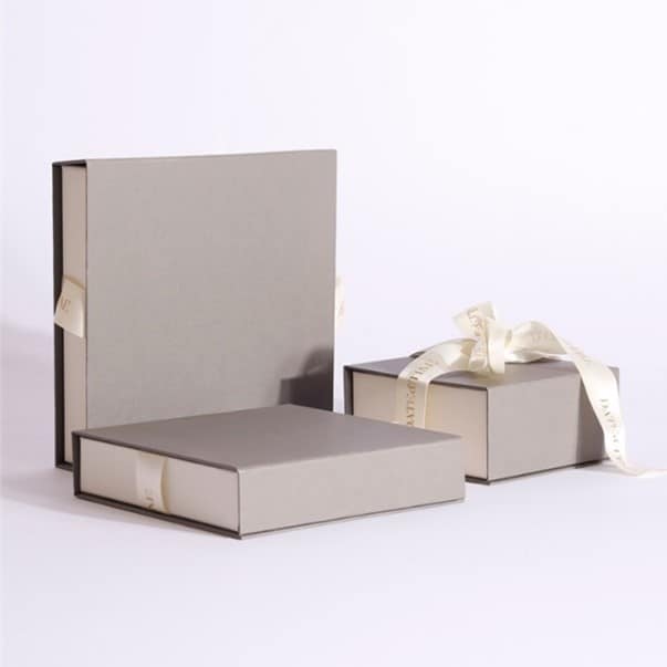 Magnetic Lid Book-Style Boxes